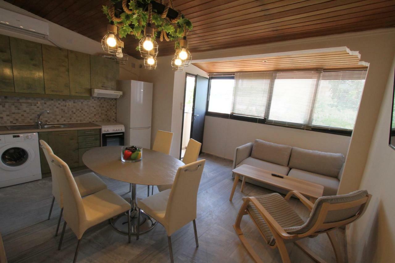 Katerina'S Villa Nea Palatia Exteriör bild